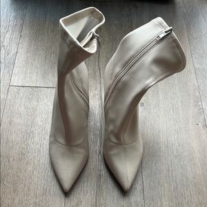 Steve Madden Elegant Cream Women's Ankle Boots